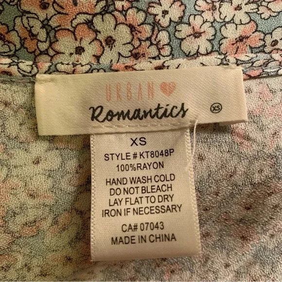 Urban Romantics Ruffle Blouse - Picture 5 of 5